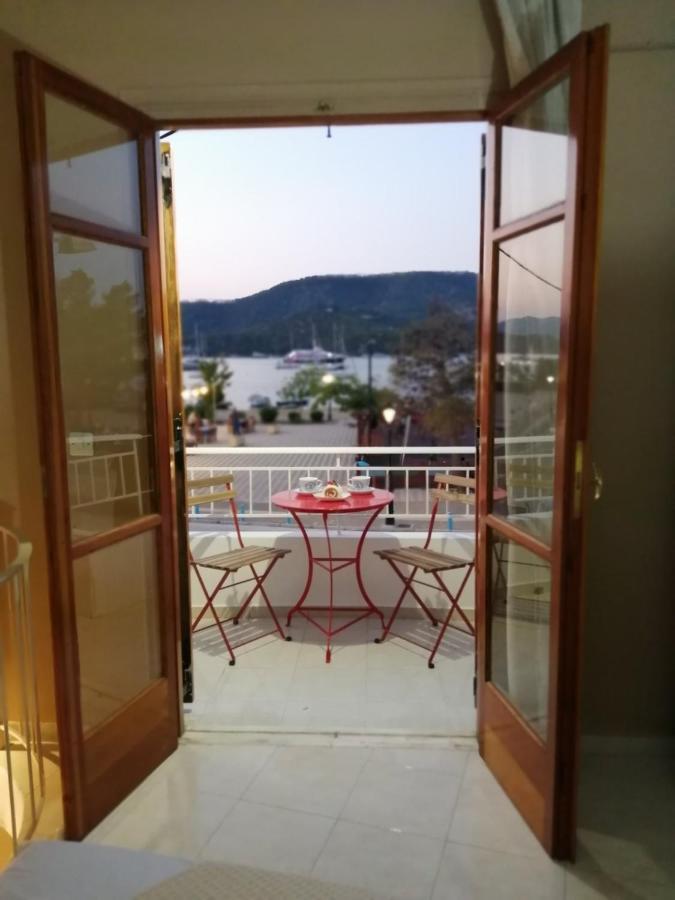Apartament Waterway View Galatás Zewnętrze zdjęcie