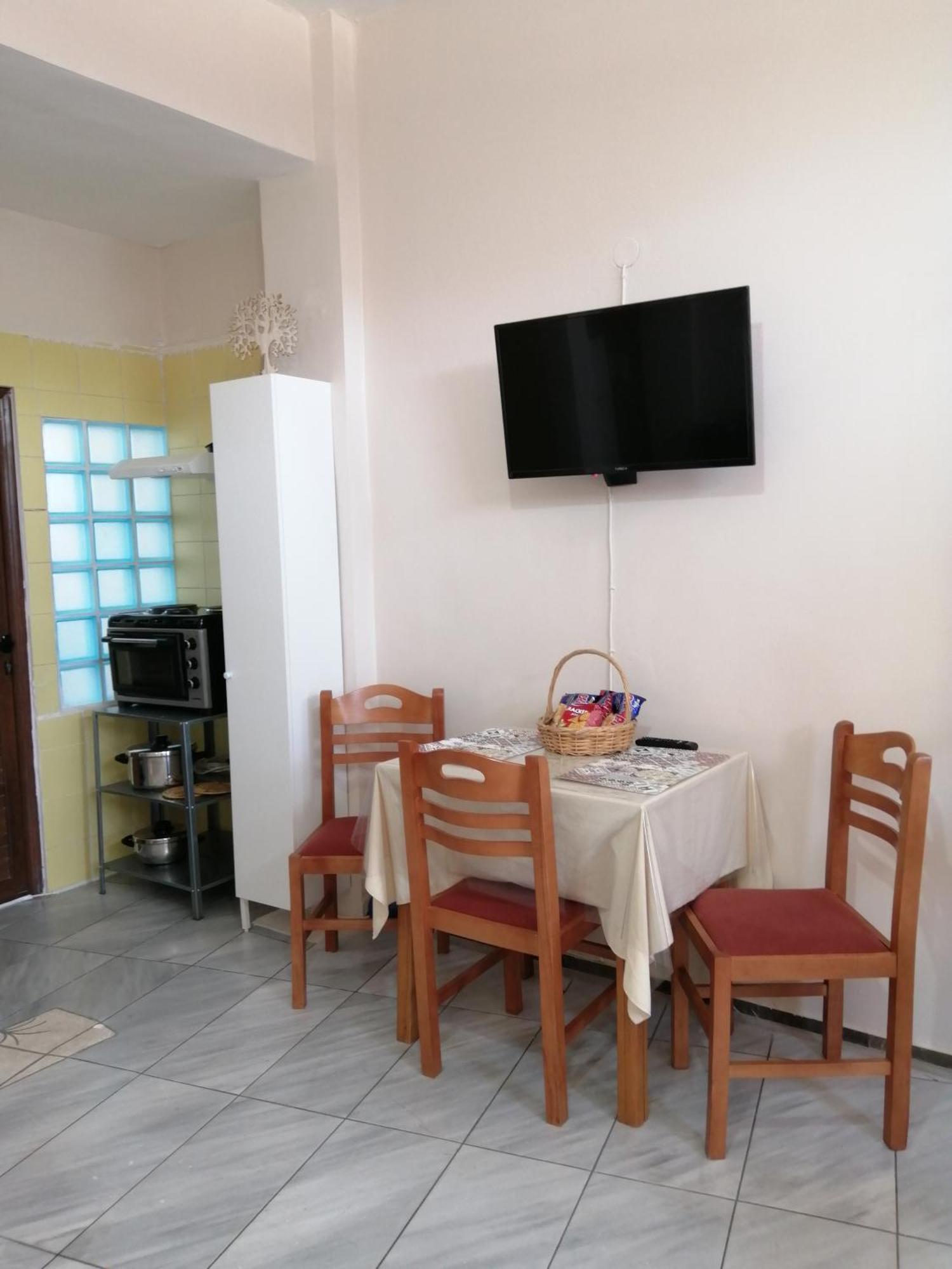 Apartament Waterway View Galatás Zewnętrze zdjęcie